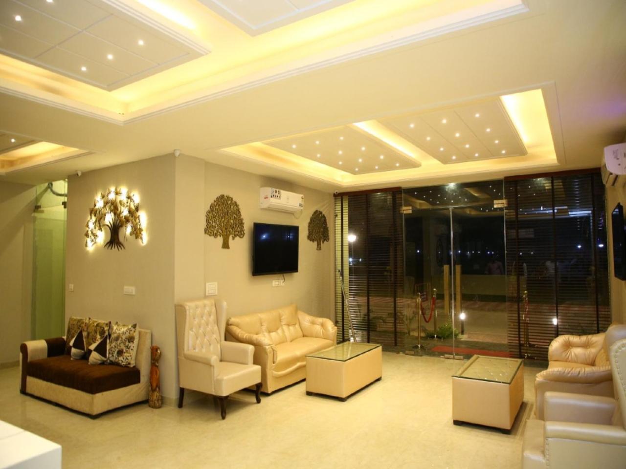 Anandam Clarks Inn Suites Vrindávan Kültér fotó