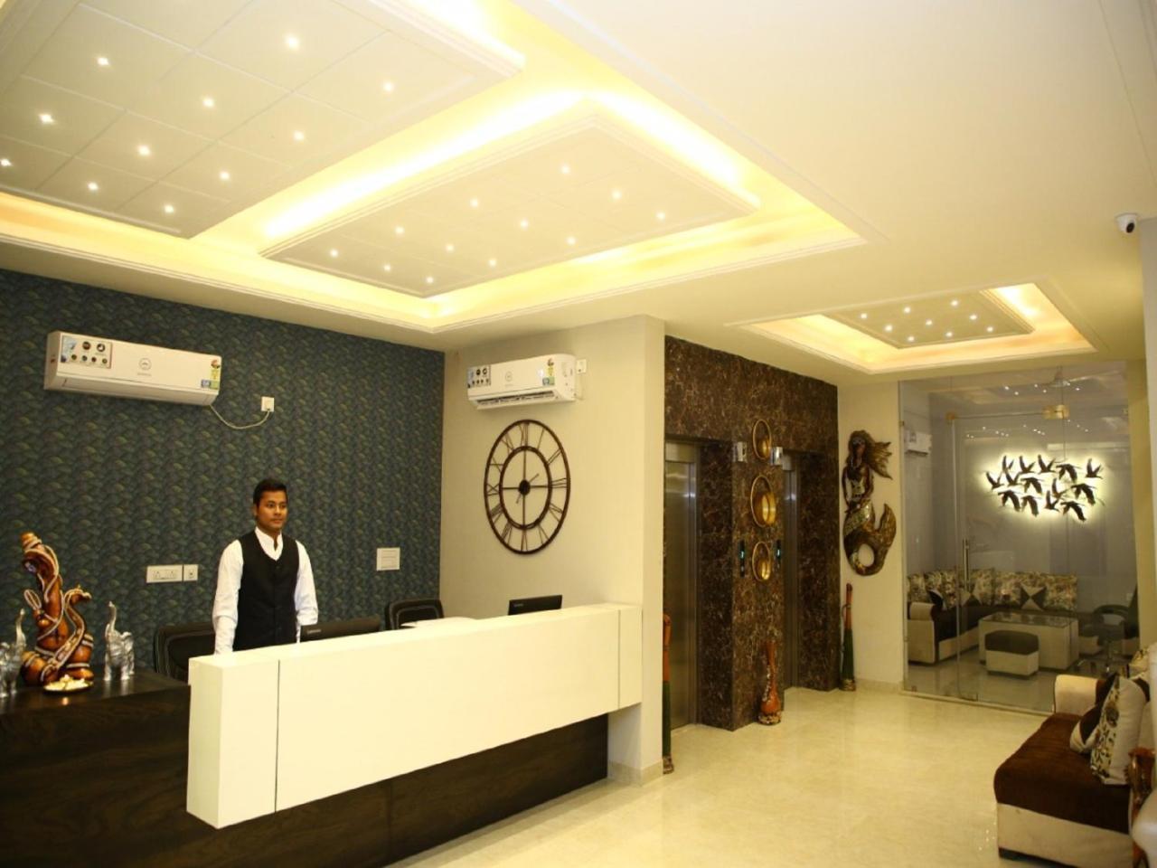 Anandam Clarks Inn Suites Vrindávan Kültér fotó