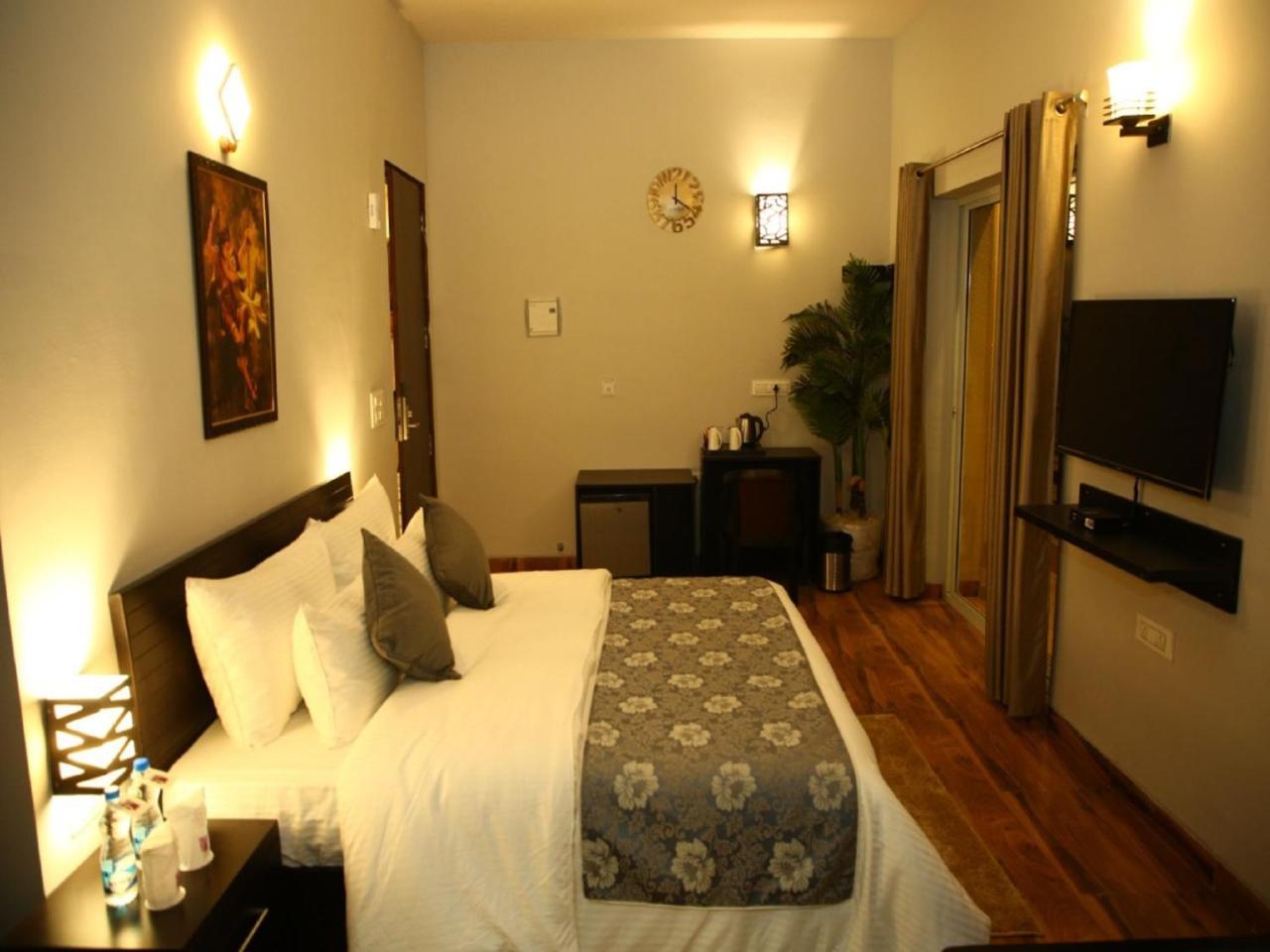 Anandam Clarks Inn Suites Vrindávan Kültér fotó