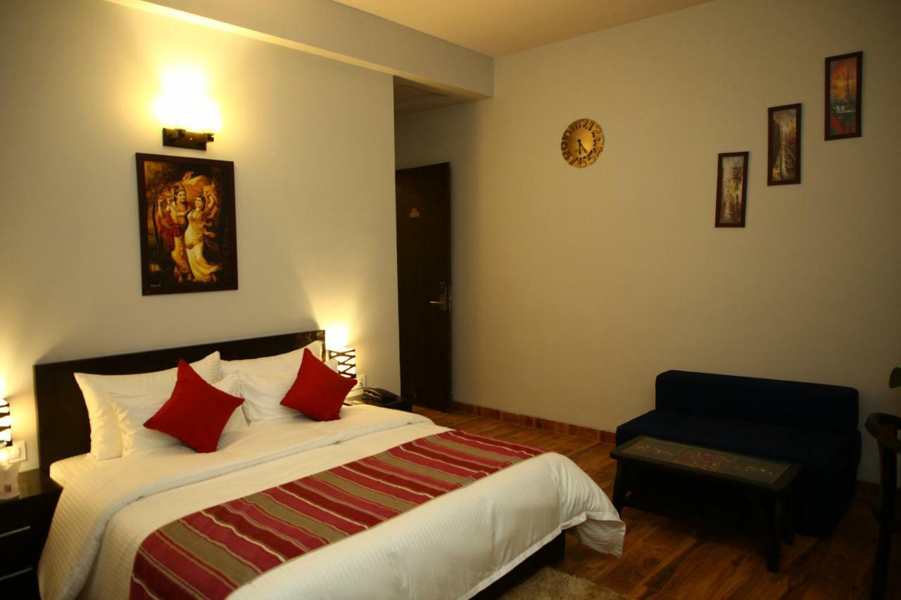 Anandam Clarks Inn Suites Vrindávan Kültér fotó