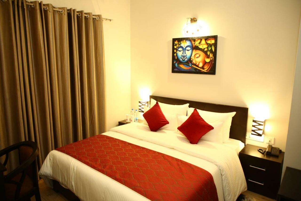 Anandam Clarks Inn Suites Vrindávan Kültér fotó