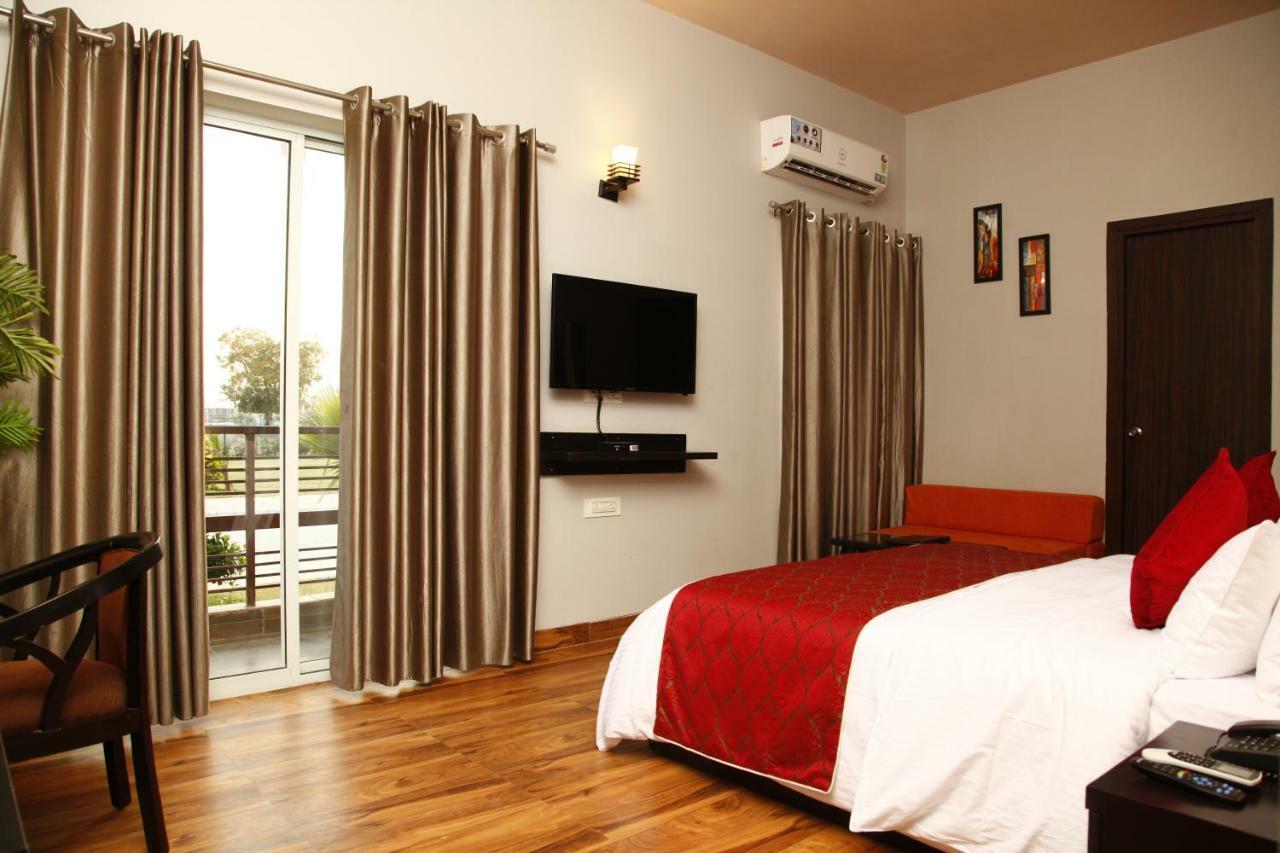 Anandam Clarks Inn Suites Vrindávan Kültér fotó