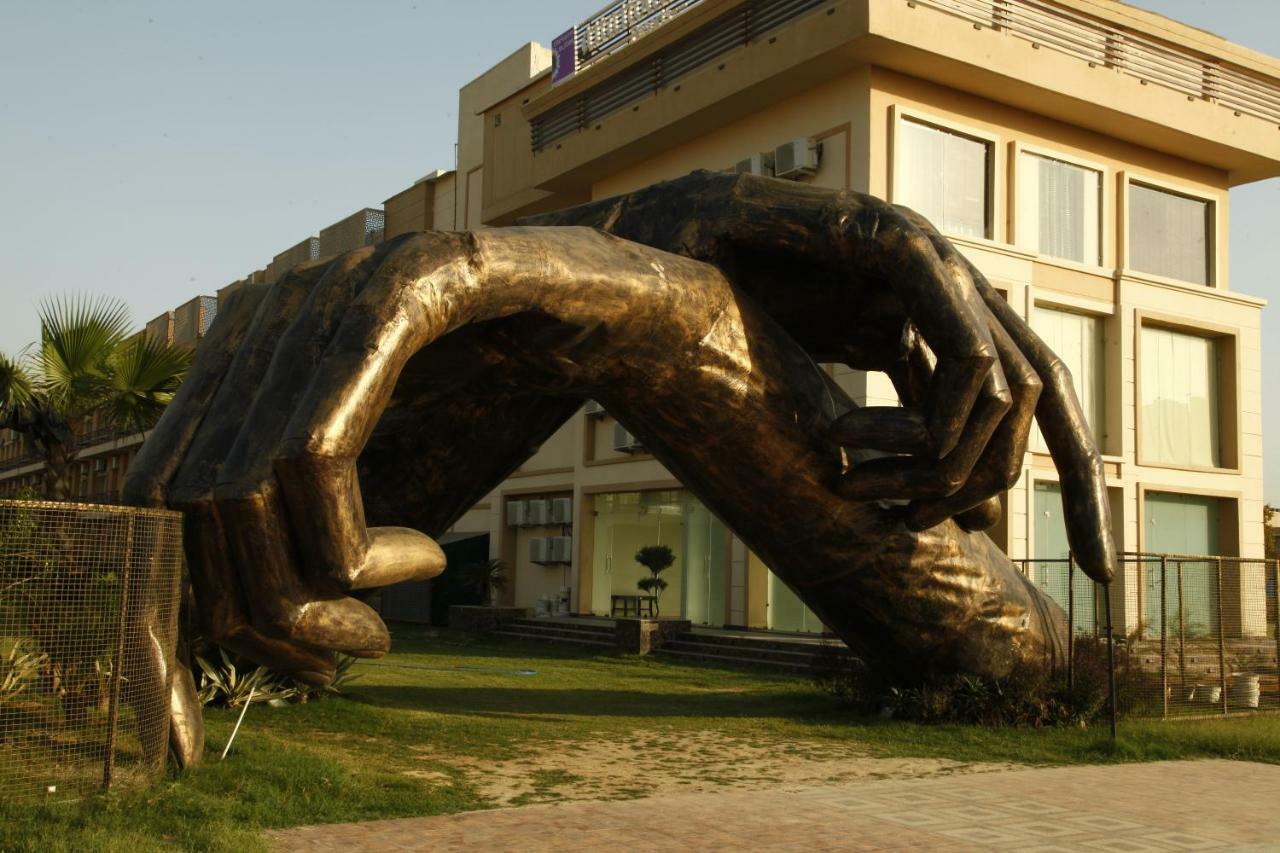 Anandam Clarks Inn Suites Vrindávan Kültér fotó