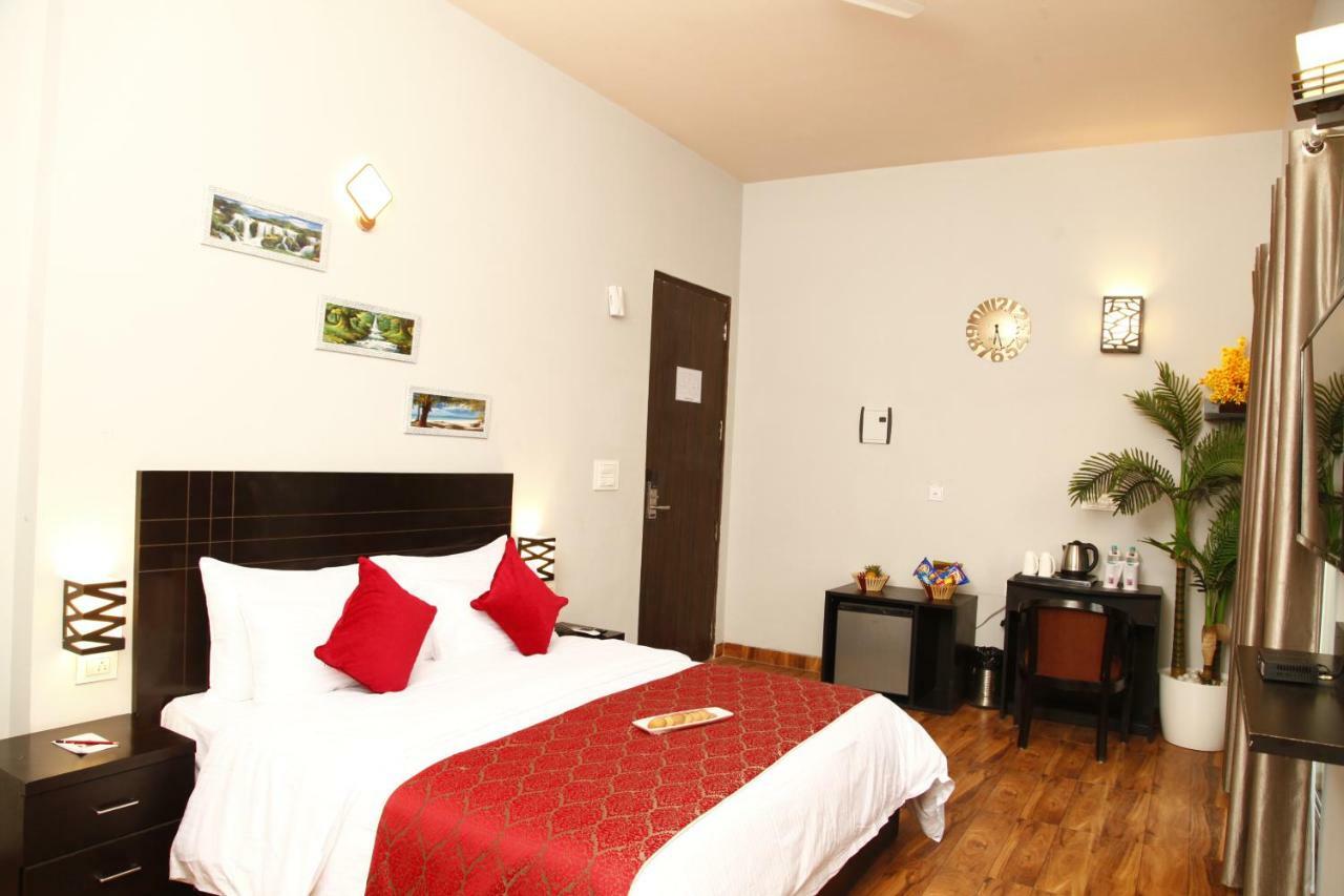 Anandam Clarks Inn Suites Vrindávan Kültér fotó