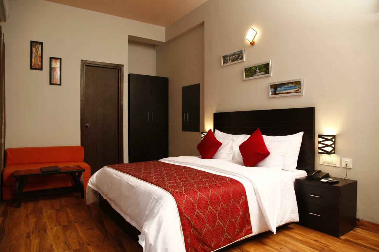 Anandam Clarks Inn Suites Vrindávan Kültér fotó