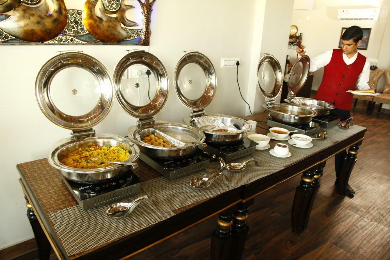 Anandam Clarks Inn Suites Vrindávan Kültér fotó